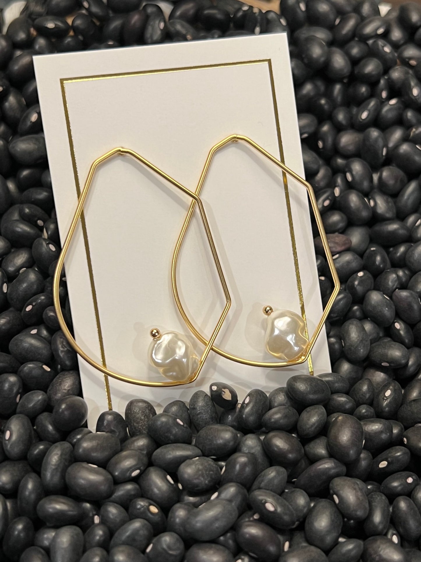 Eleanor pearl hoops